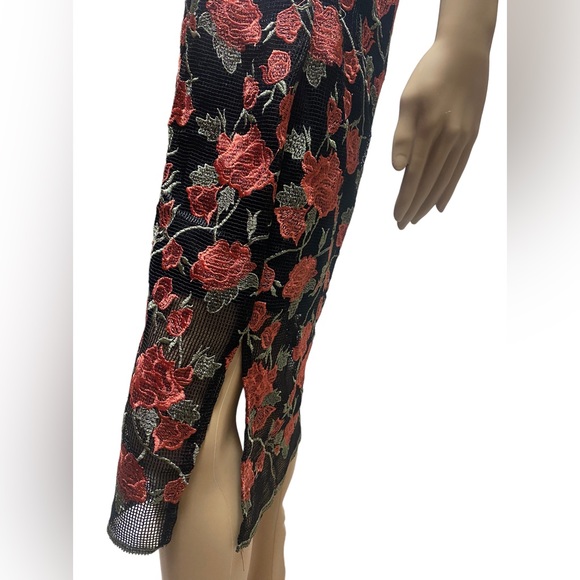 ELLIE WHITE ROSE DRESS size large - Picture 6 of 11